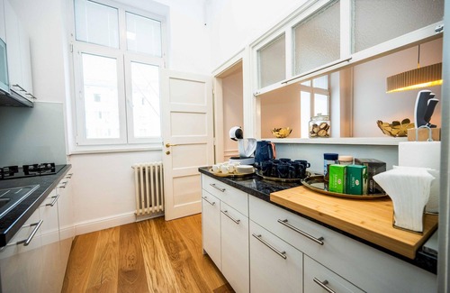 Old Town Apartment | Luxury 3BDR Suite- Maison Imperial
