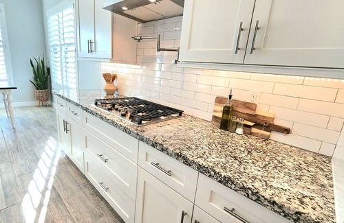 Peoria House | Luxury 3BR 3BA Villa, Private Pool, Pet Friendly*, Indoor Fireplace, 1.25 Acres