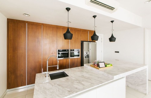 Kuala Lumpur Condo | Luxury 3BR Apartment 5 mins to KL Twin Towers