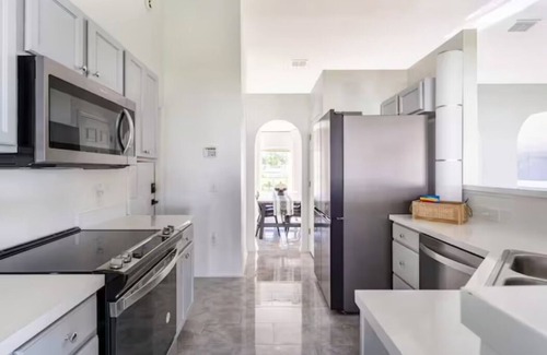 Winter Garden House | Luxury 3BR King/Queen Free Parking Near Disney