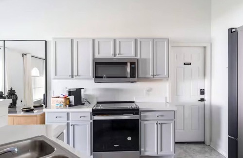 Winter Garden House | Luxury 3BR King/Queen Free Parking Near Disney