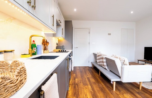 Dartmouth Park Apartment | Luxury 3BR Pool Table GymBike SmartTV WiFi