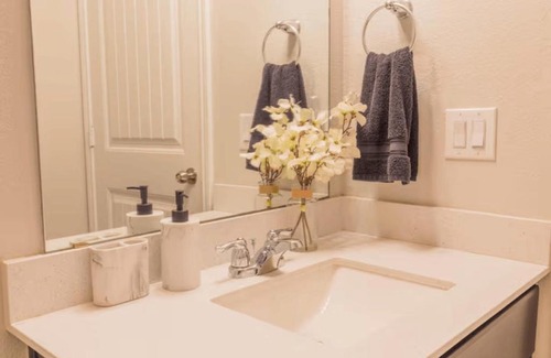 Austin House | Luxury 3BR Retreat, Pool, Near COTA & Airport