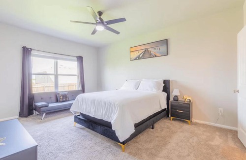 Austin House | Luxury 3BR Retreat, Pool, Near COTA & Airport