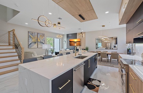Downtown House | Luxury 3BR Townhouse w/Elevator & Rooftop | Walk to Downtown