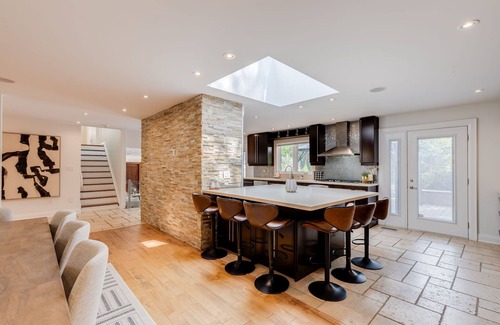 King City House | Luxury 4 BDRM Oasis with Heated Pool & Jacuzzi