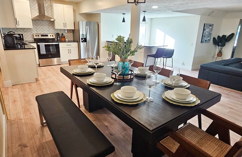 Lincoln House | Luxury 4 Bed & 2 Bath Family-sized Home Minutes from Downtown & UNL