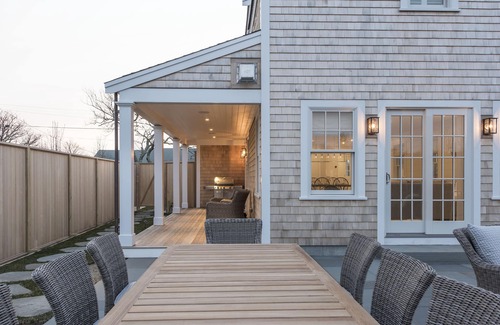 Nantucket Town House | Luxury 4 Bed en suite Bath, Walk to Beach & Town