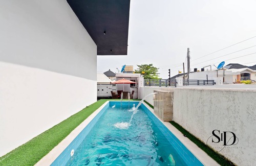 Ofin Villa | Luxury 4 Bed House with Swimming Pool + PS5 Game + Snoker+Table Tennis in Lekki