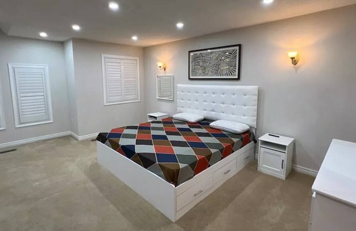 Meadowvale Village House | Luxury 4 bed room house