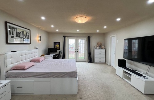 Meadowvale Village House | Luxury 4 bed room house