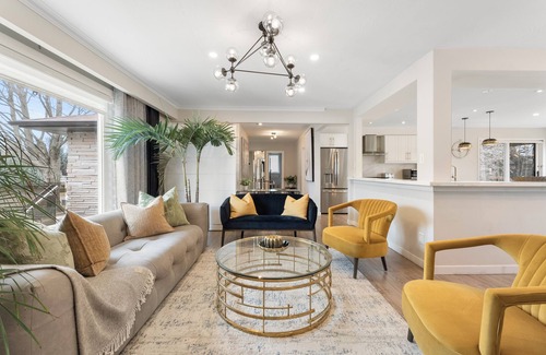 Richmond Hill House | Luxury 4-Bedroom Spa Getaway Villa - HotTub/Sauna/Pool Table/EV(separate loft)