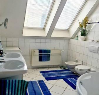Oberdobling Apartment | luxury 4 bedroom roof apt with 3 balconies & view