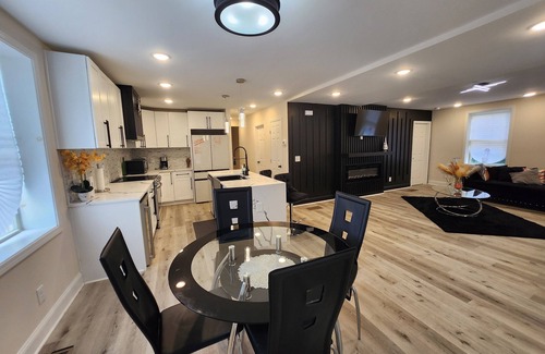 Stockbridge House | Luxury 4 Bedroom Stay in Stockbridge, GA!