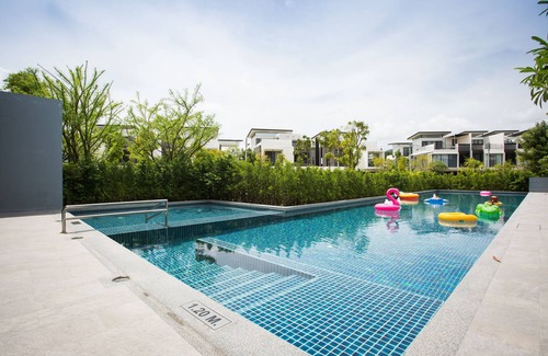 Laguna Villa | Luxury 4 Bedroom Villa in Laguna Park