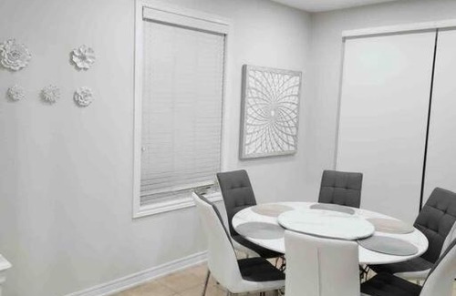 Brampton Apartment | Luxury 4-Bedrooms Home…