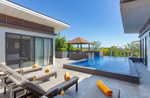 Rawai Villa | Luxury 4 Bedrooms Private Pool Villa in Rawai Phuket