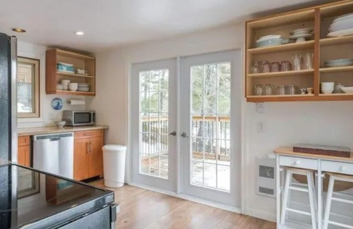 Selwyn Cottage | Luxury 4 Season Cottage on Prestigious Stoney Lake