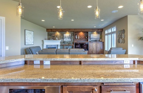 Tri-Cities House | Luxury 4500 sqft with 180 views & great location!