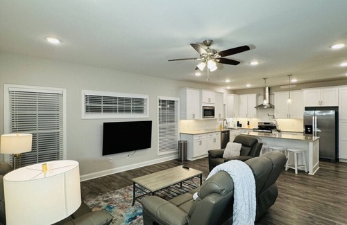 Augusta House | Luxury 4B/4.5b Home, EV Charger, deck by MCG #2