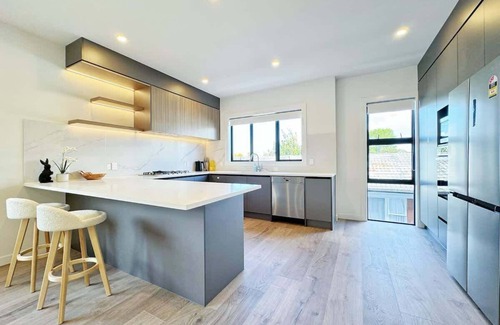Greenlane Condo | Luxury 4B Townhouse in Greenlane - ASB Showgrounds