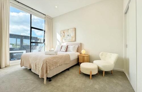 Greenlane House | Luxury 4Bedroom Townhouse in Central Greenlane - ASB Showgrounds & Cornwall Park