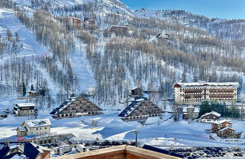 Cervinia Apartment | Luxury 4beds ski-in&out steps from center
