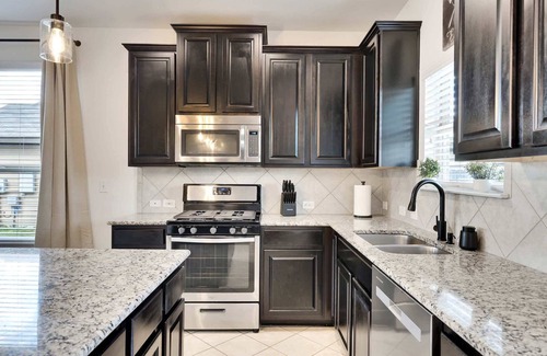 Buda House | Luxury 4BR/2.5BA Home | EV Charger | Pool Access