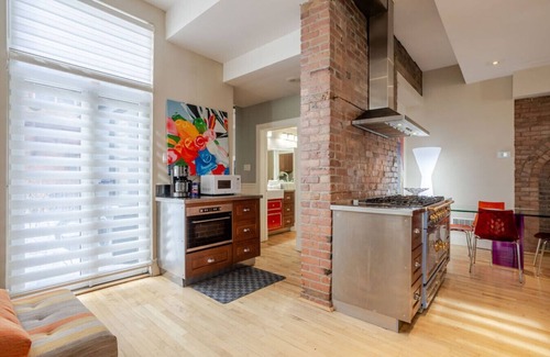 Shaughnessy Village House | Luxury 4BR/3BA Villa | Perfect for Groups