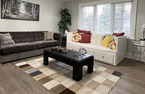 Scarborough House | Luxury 4BR Bungalow Self Checkin - Bluffs