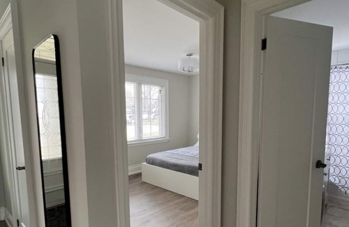 Scarborough House | Luxury 4BR Bungalow Self Checkin - Bluffs