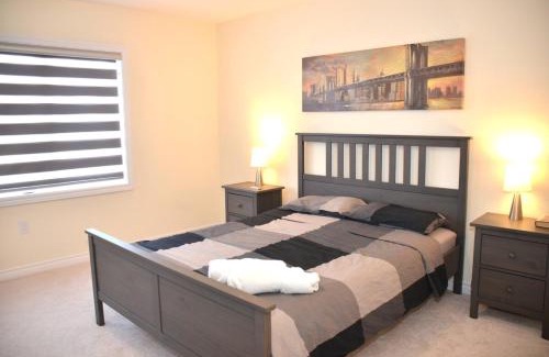 Thorold House | Luxury 4BR Family Retreat in Thorold, Just 10 Mins from Niagara Falls & Wineries Free Parking