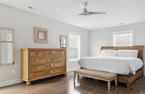 Fort Dupont House | Luxury 4BR home 7 mins to US Capital, Rooftop deck, in Washington Free Parking