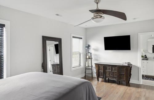 Fort Dupont House | Luxury 4BR home 7 mins to US Capital, Rooftop deck, in Washington Free Parking