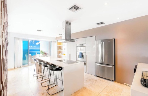 Maho Condo | Luxury 4BR Penthouse - The CLIFF - Beachfront Resort with Spa & Restaurantn