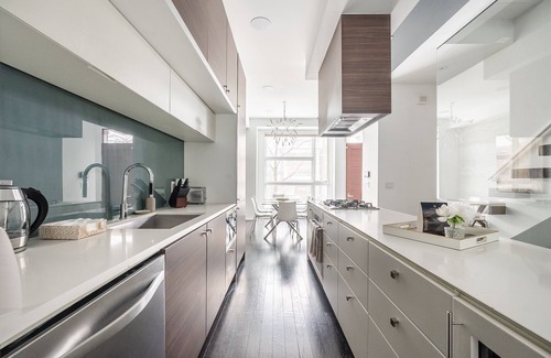 Little Italy House | Luxury 4BR Townhouse in Downtown Toronto