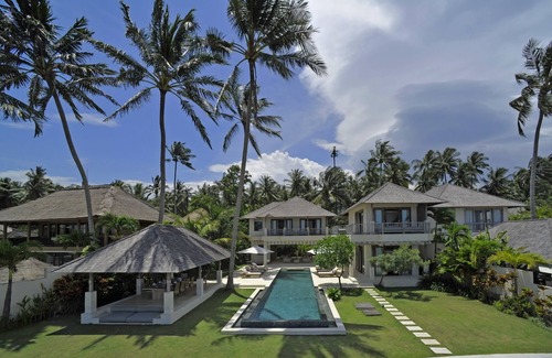 Candi Dasa Villa | Luxury 4BR Villa Waterfront - W/Swimming Pool!