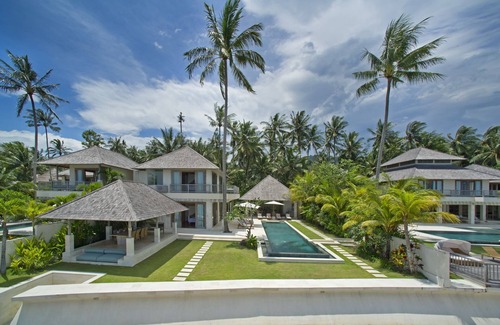 Candi Dasa Villa | Luxury 4BR Villa Waterfront - W/Private Swimming Pool!
