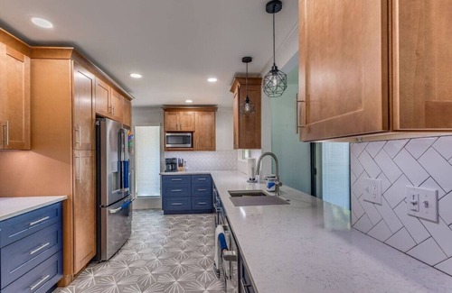 South Tulsa House | Luxury 5-Bed Heated Pool Oasis