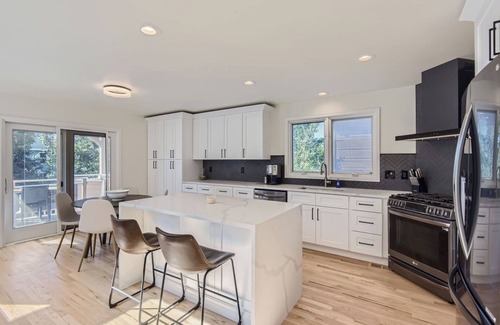Highlands Ranch House | Luxury 5-bedroom House with numerous Outdoor Spaces & Private Office