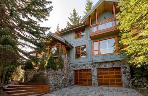 Blueberry Hill House | Luxury 5 Bedroom Blueberry Chalet