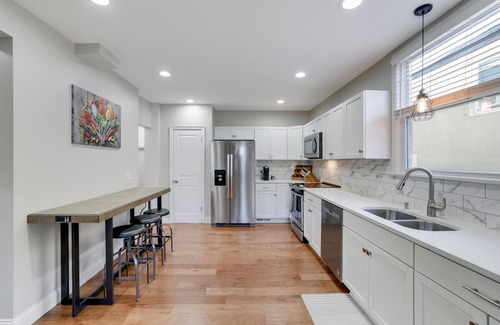 Minneapolis House | Luxury 5-Bedroom Home, Mins from Downtown Minneapolis