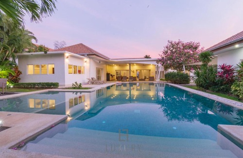 Hua Hin Villa | Luxury 5 Bedroom Pool Villa Amrahs