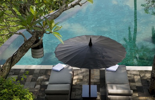Samplangan Villa | Luxury 5 Beds Villa W/Waterfall, 13Min Drive To Money Forest! -W/Infinity Pool!