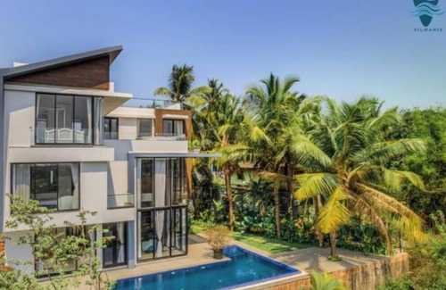 Nagoa Villa | Luxury 5 BHK Villa in North Goa With Private Pool & Jacuzzi