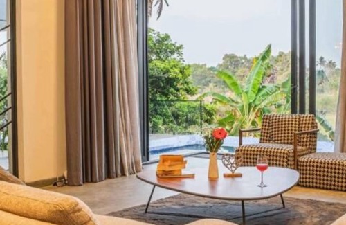 Nagoa Villa | Luxury 5 BHK Villa in North Goa With Private Pool & Jacuzzi