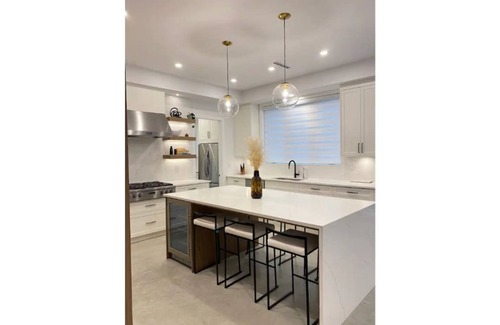 Langley House | Luxury 5 BR home w/pool perfect for a getaway.