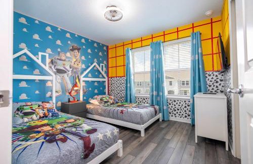 Four Corners House | Luxury 5Bd Close to Disney with Pool at Windsor Cay 1285