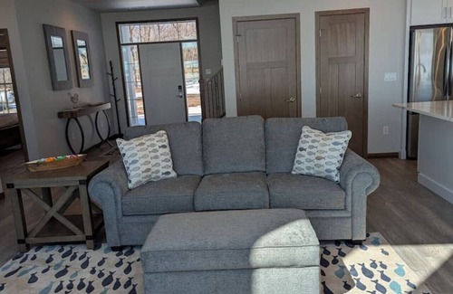Otter Tail County House | Luxury 5BR on Rush Lake!