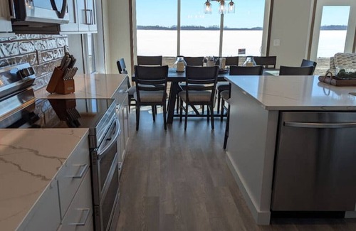 Otter Tail County House | Luxury 5BR on Rush Lake!